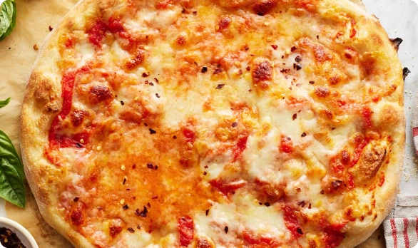 Пицца с розмарином, томатами и сыром моцарелла 3